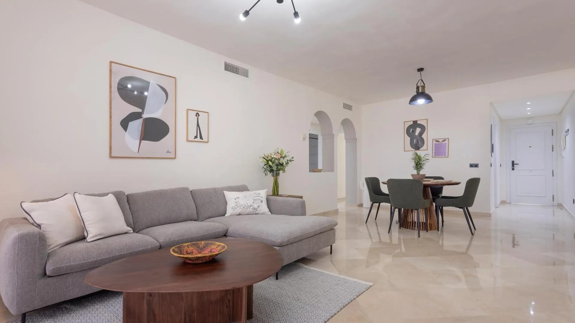 2 Bedroom 2 Bathroom Penthouse Apartment Estepona 0*,