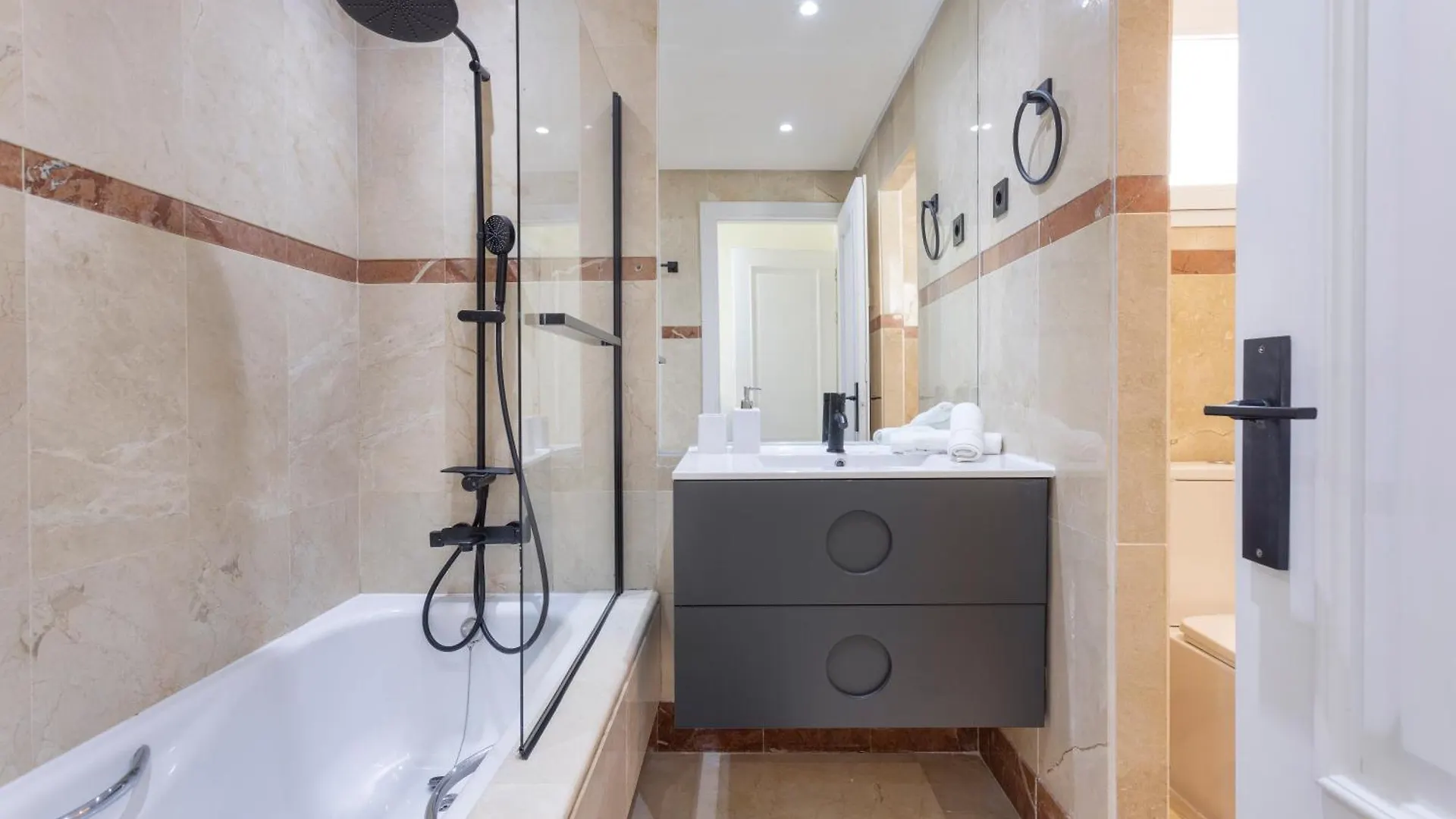 2 Bedroom 2 Bathroom Penthouse Apartment Estepona